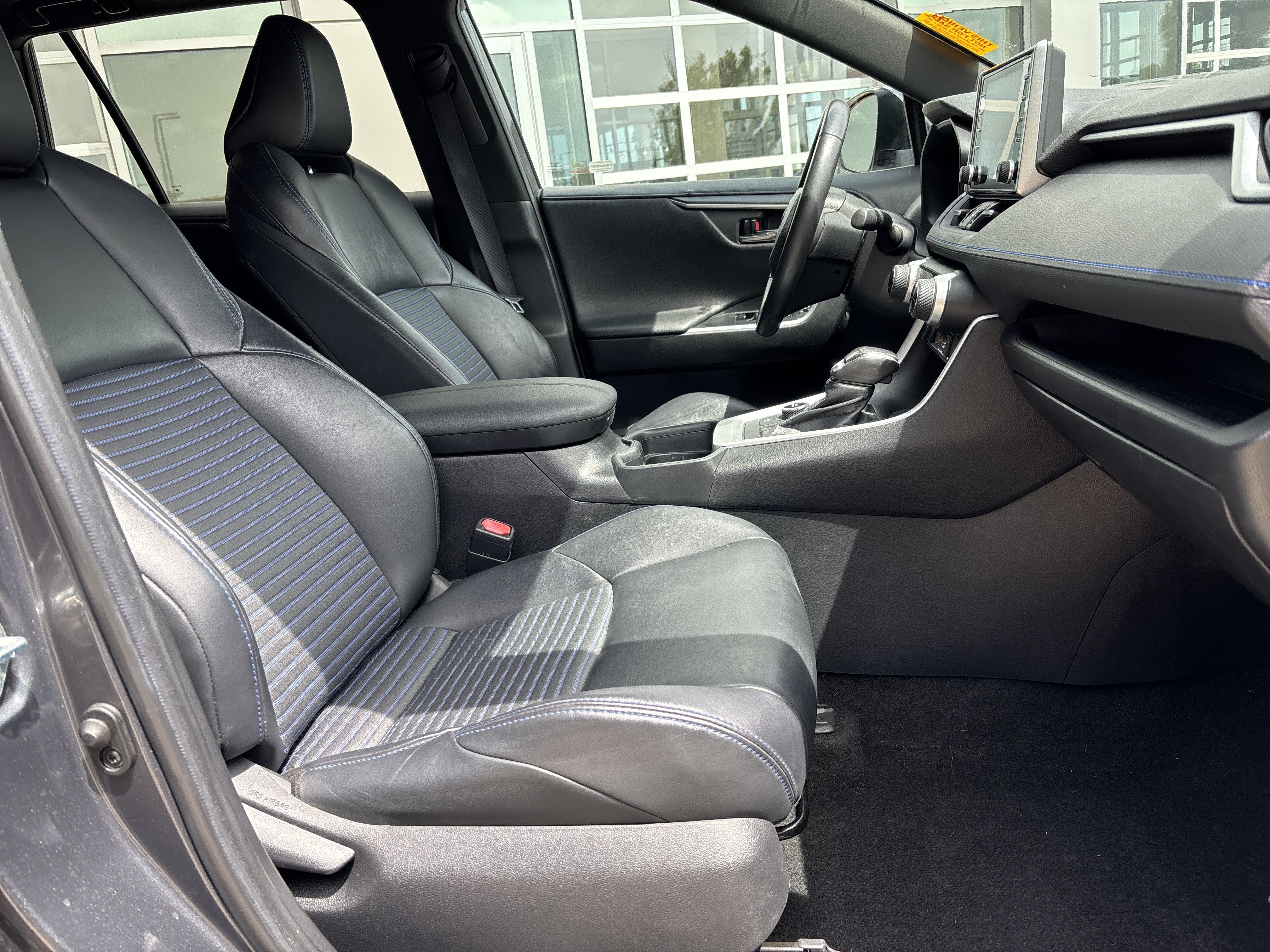 Used 2020 Toyota RAV4 XSE w/ XSE Grade Weather Package AWD/4WD image 27