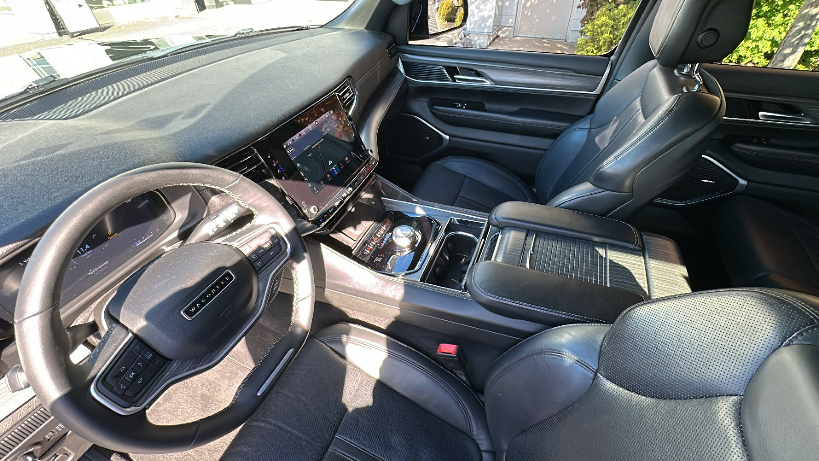 Used 2023 Jeep Wagoneer L Series II image 21