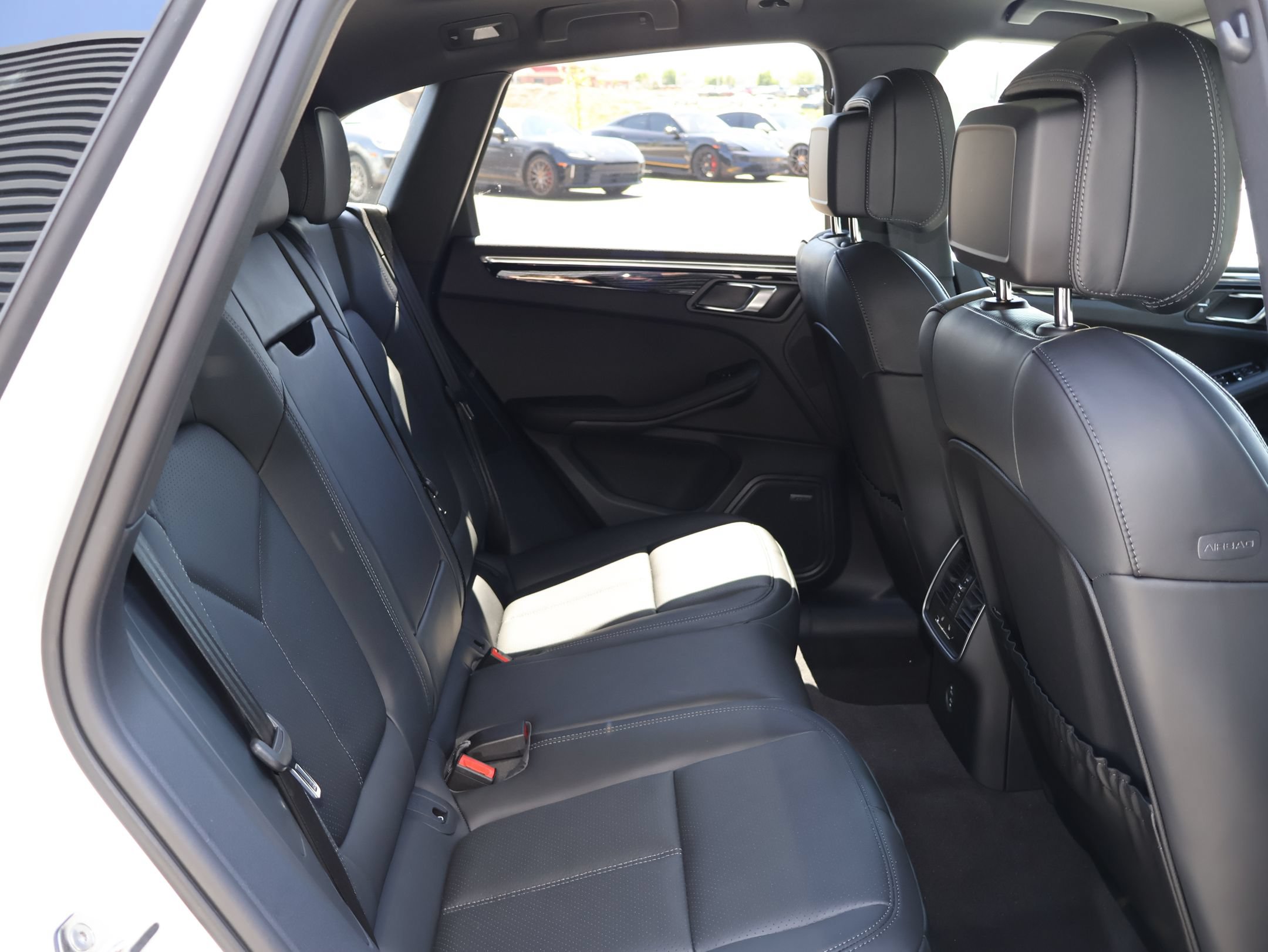 New 2026 Porsche Macan AWD/4WD image 25