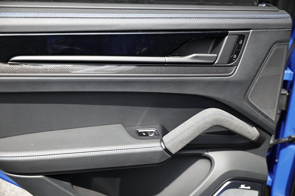 New 2025 Porsche Cayenne GTS image 23