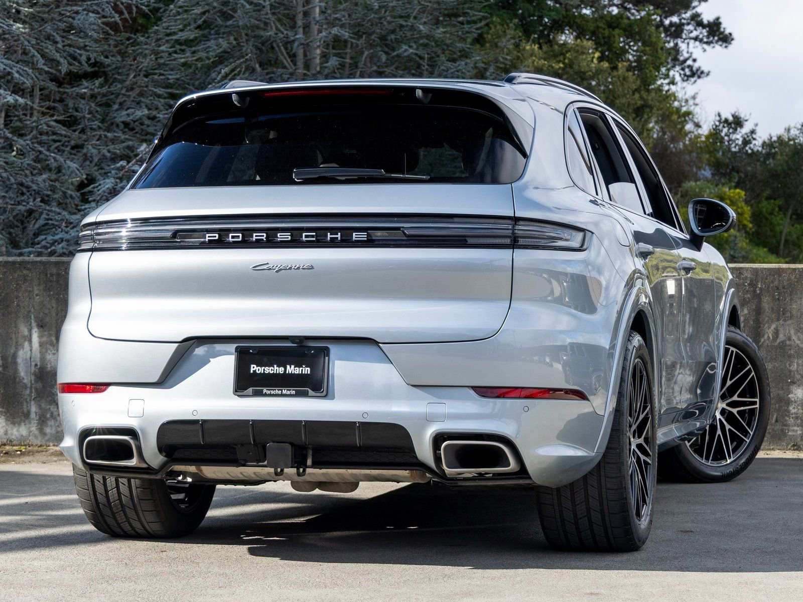 Certified 2025 Porsche Cayenne AWD/4WD image 11