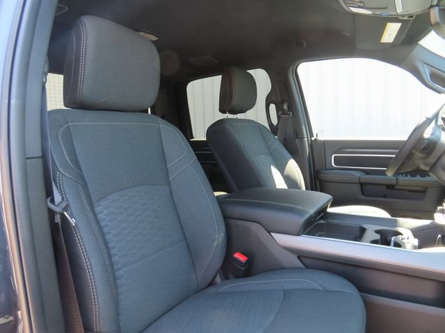 New 2026 RAM 3500 Big Horn AWD/4WD image 26