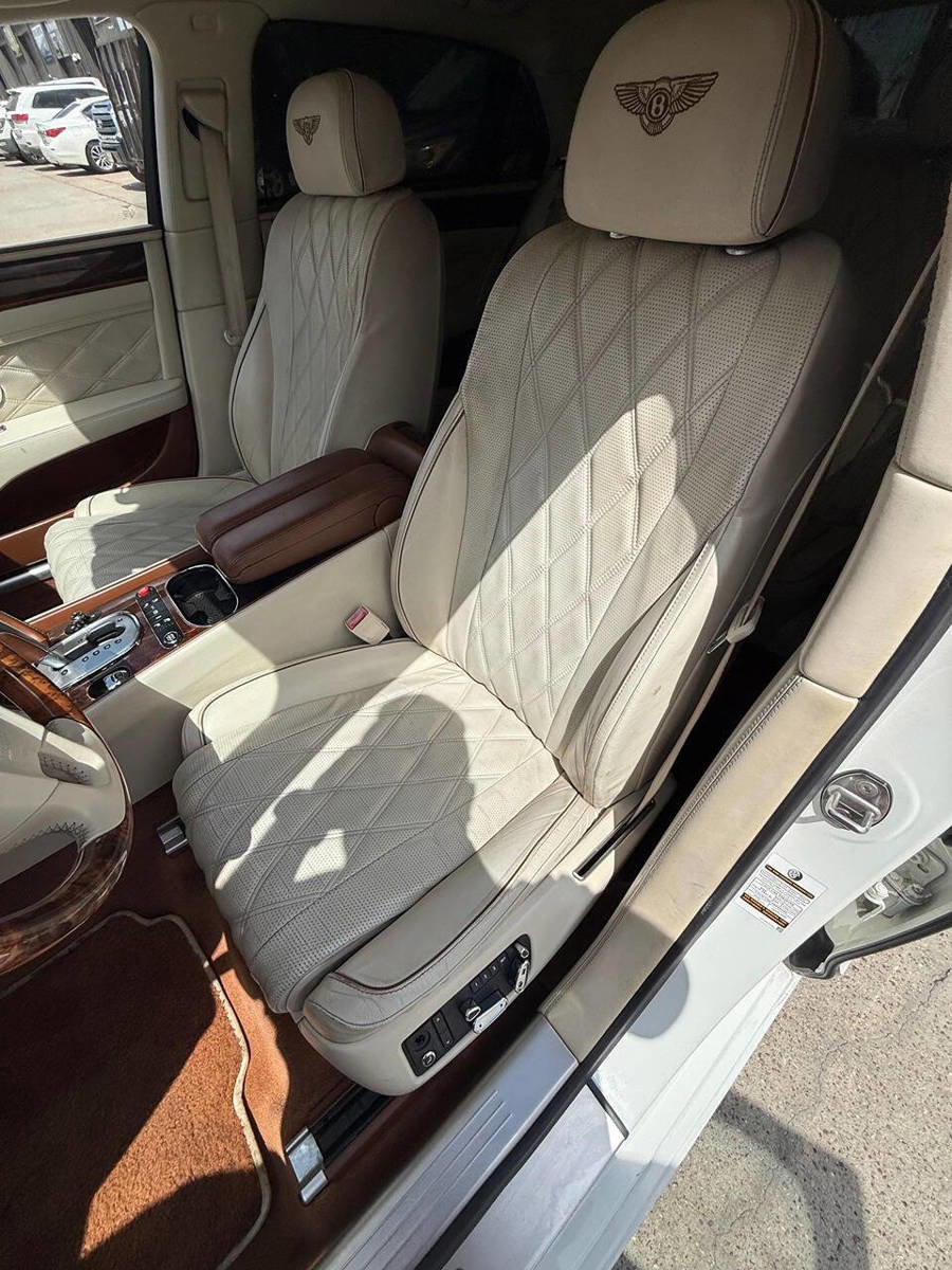 Used 2015 Bentley Flying Spur W12 image 35
