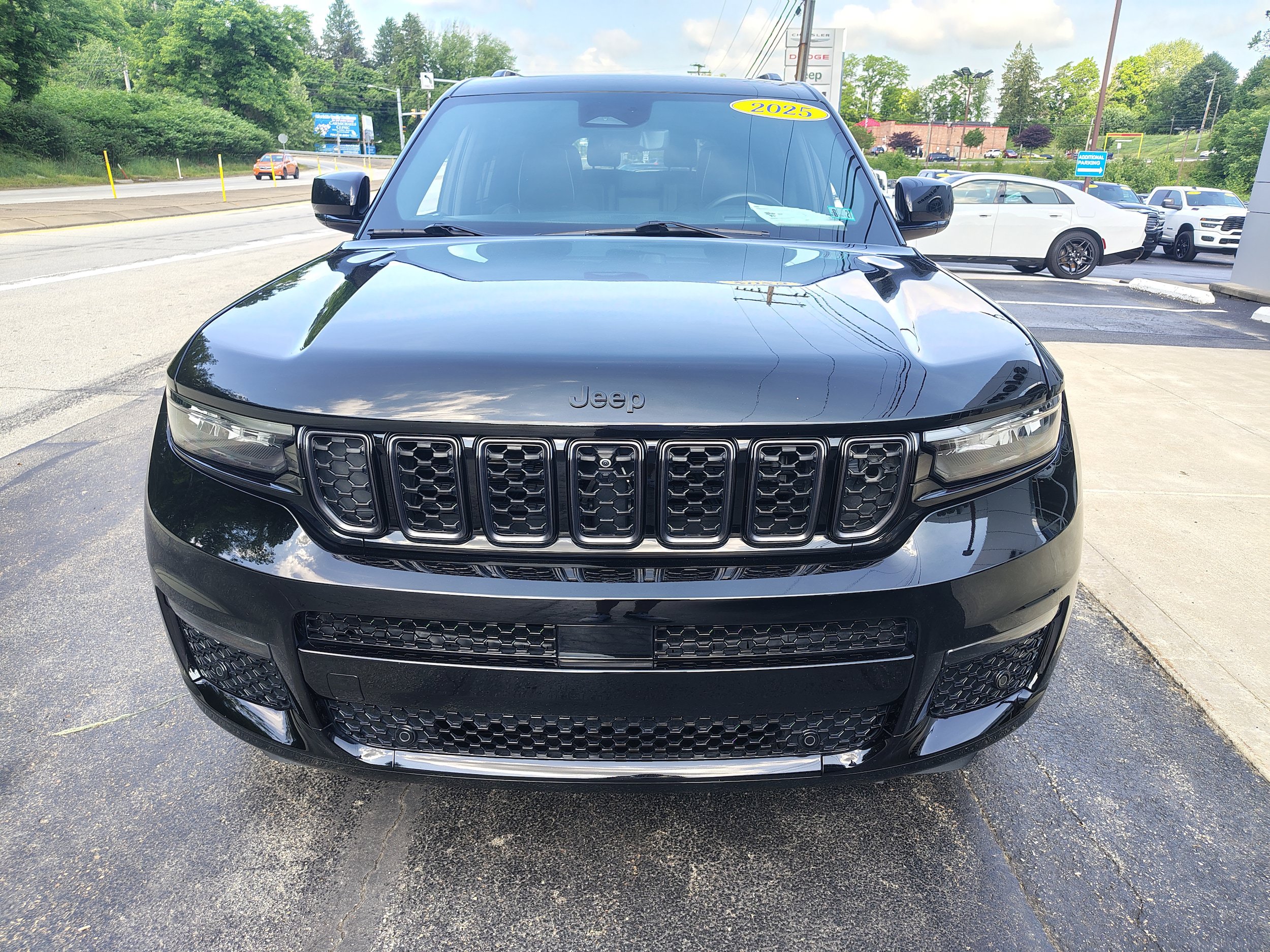 Certified 2025 Jeep Grand Cherokee L Summit AWD/4WD image 3