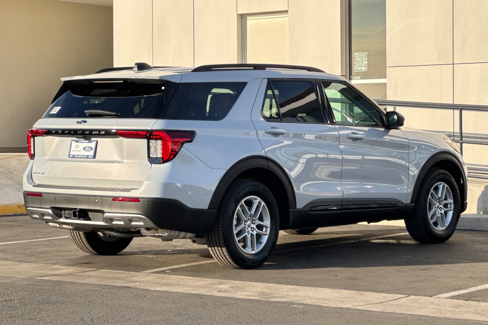 New 2026 Ford Explorer Active w/ Active Comfort Package image 3