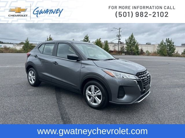 Used 2024 Nissan Kicks S image 3