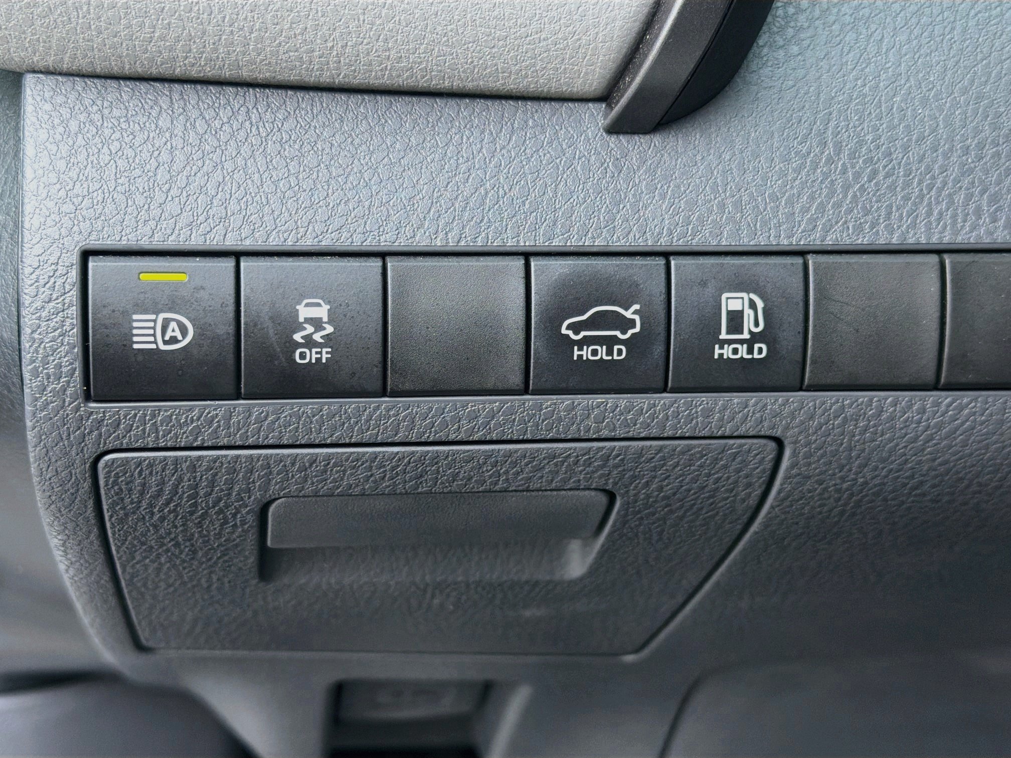 Used 2019 Toyota Camry SE w/ Convenience Package FWD image 34