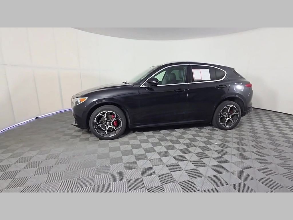 Used 2020 Alfa Romeo Stelvio Ti w/ Active Blind Spot Package AWD/4WD image 48