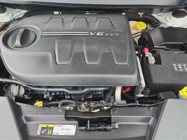 Used 2015 Jeep Cherokee Trailhawk AWD/4WD image 22