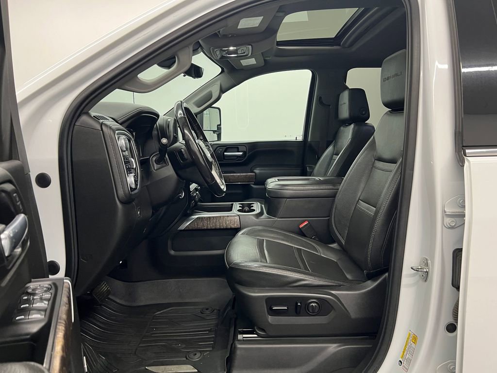 Used 2021 GMC Sierra 3500 Denali w/ Denali Ultimate Package AWD/4WD image 3