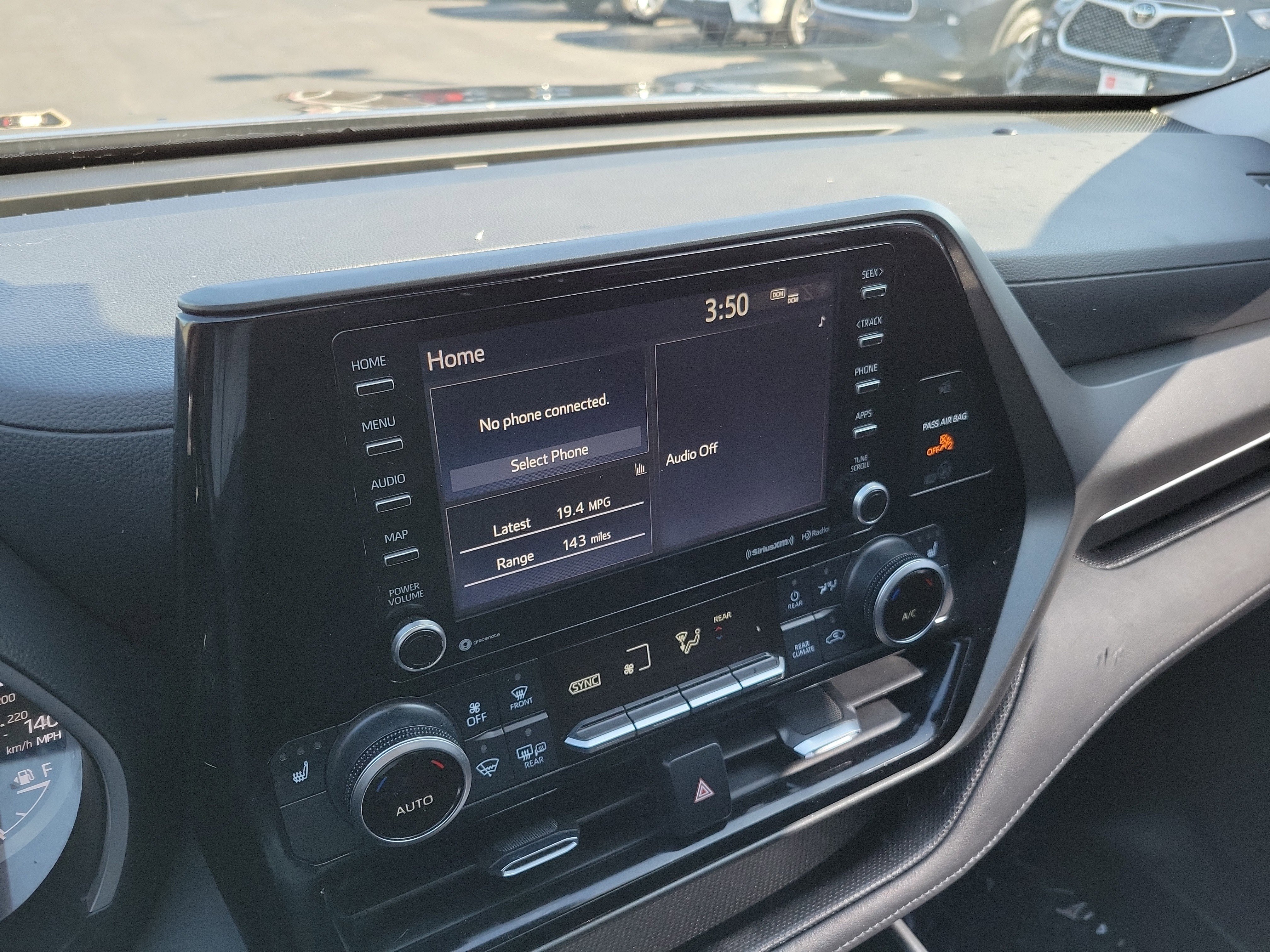 Used 2021 Toyota Highlander XLE image 30