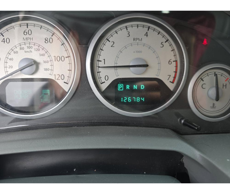 Used 2009 Chrysler Town & Country Touring image 14