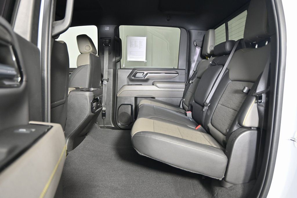 Used 2024 Chevrolet Silverado 2500 ZR2 w/ Technology Package image 17