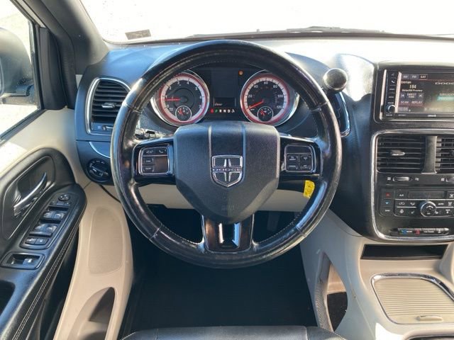 Used 2017 Dodge Grand Caravan SXT w/ Driver Convenience Group image 16