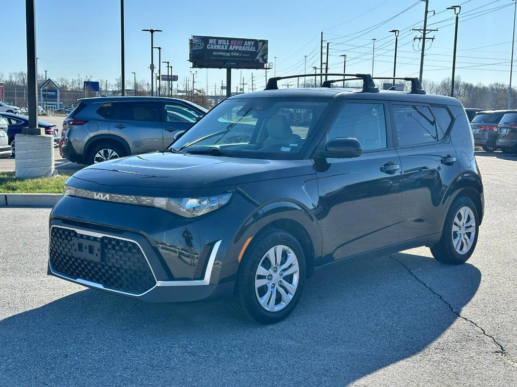 Used 2023 Kia Soul LX image 1