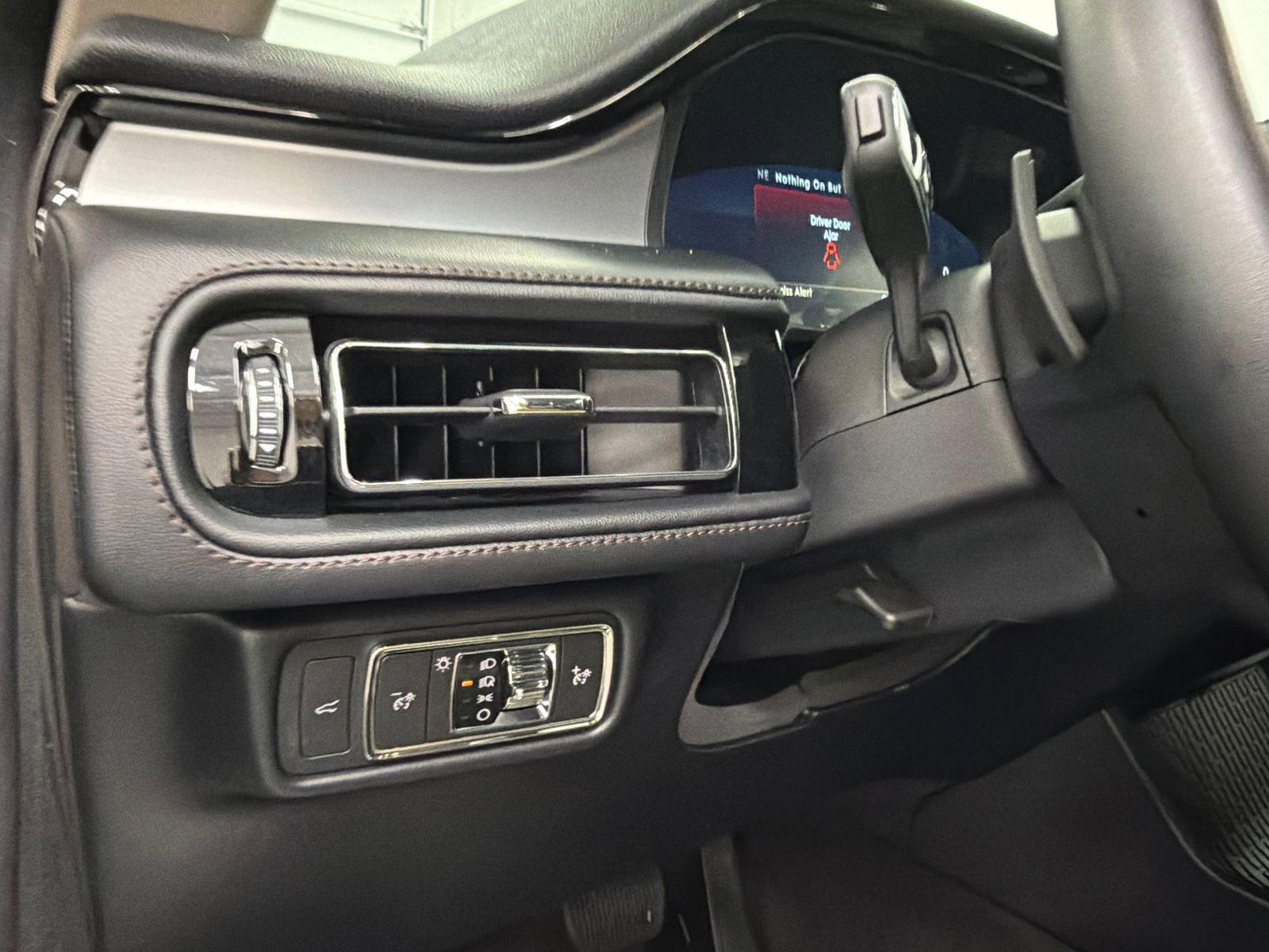 Certified 2023 Lincoln Aviator AWD w/ Premium Package image 35