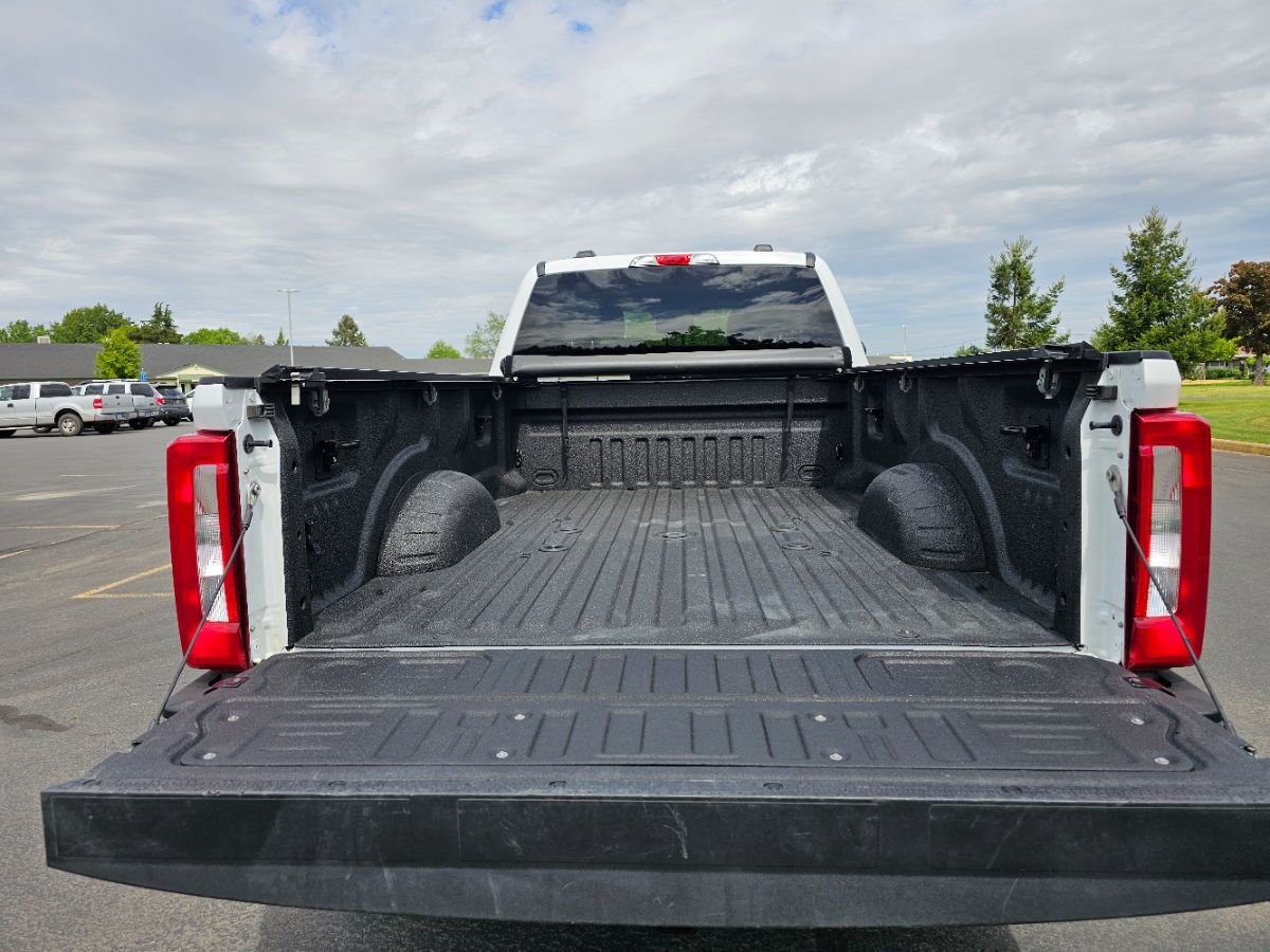 Used 2023 Ford F350 XLT w/ FX4 Off-Road Package image 16