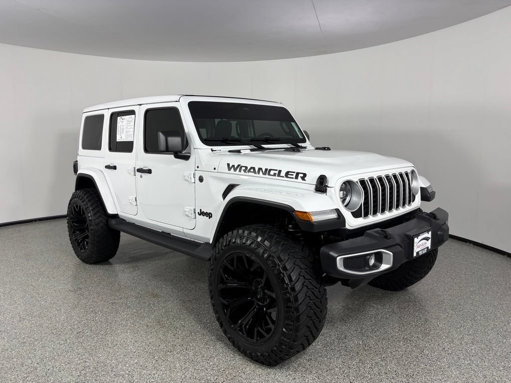 Used 2026 Jeep Wrangler Unlimited Sahara AWD/4WD image 9