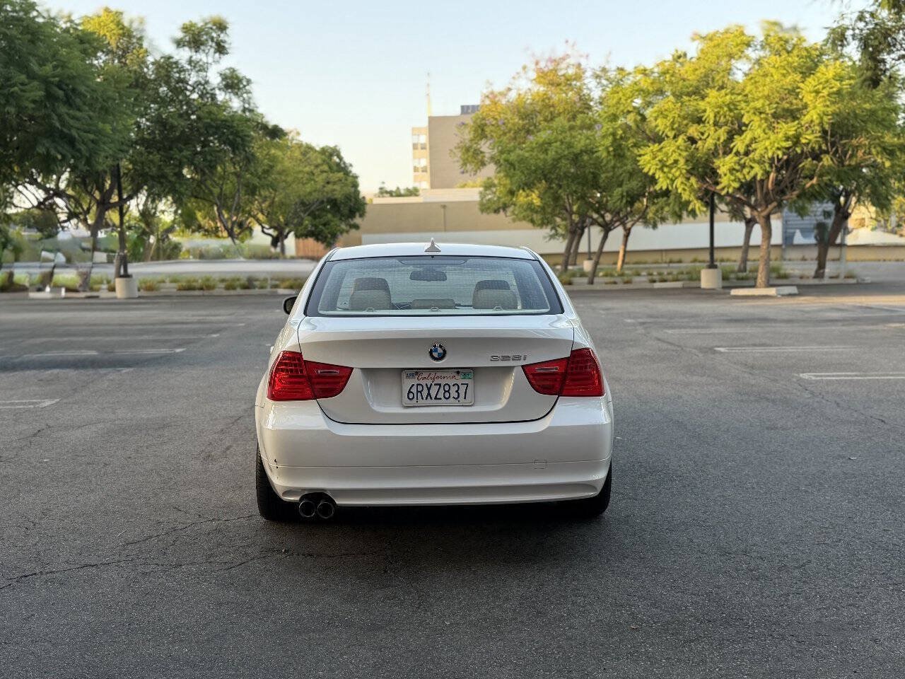 Used 2011 BMW 328i Sedan RWD image 4