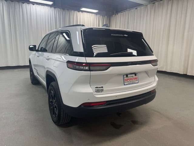 Used 2025 Jeep Grand Cherokee Altitude AWD/4WD image 6
