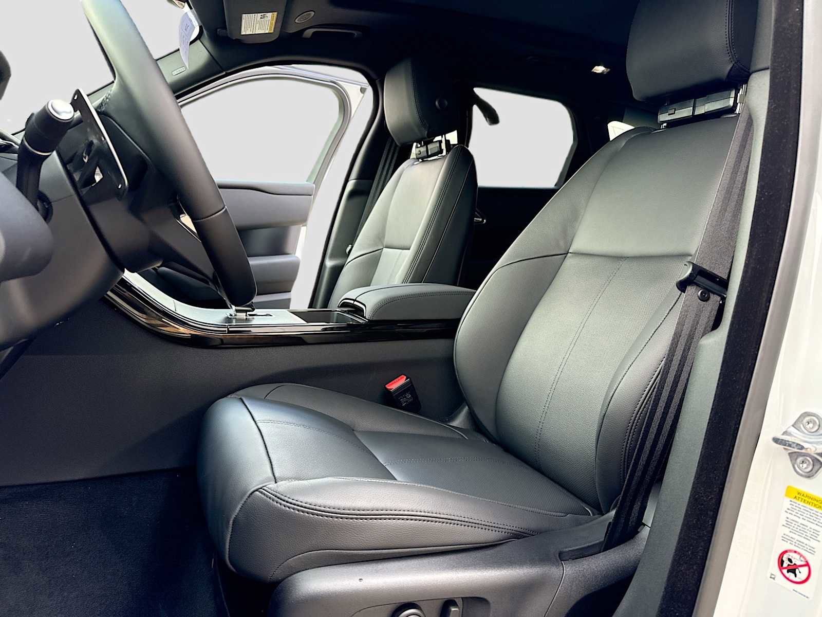 New 2026 Land Rover Range Rover Velar Dynamic SE AWD/4WD image 14