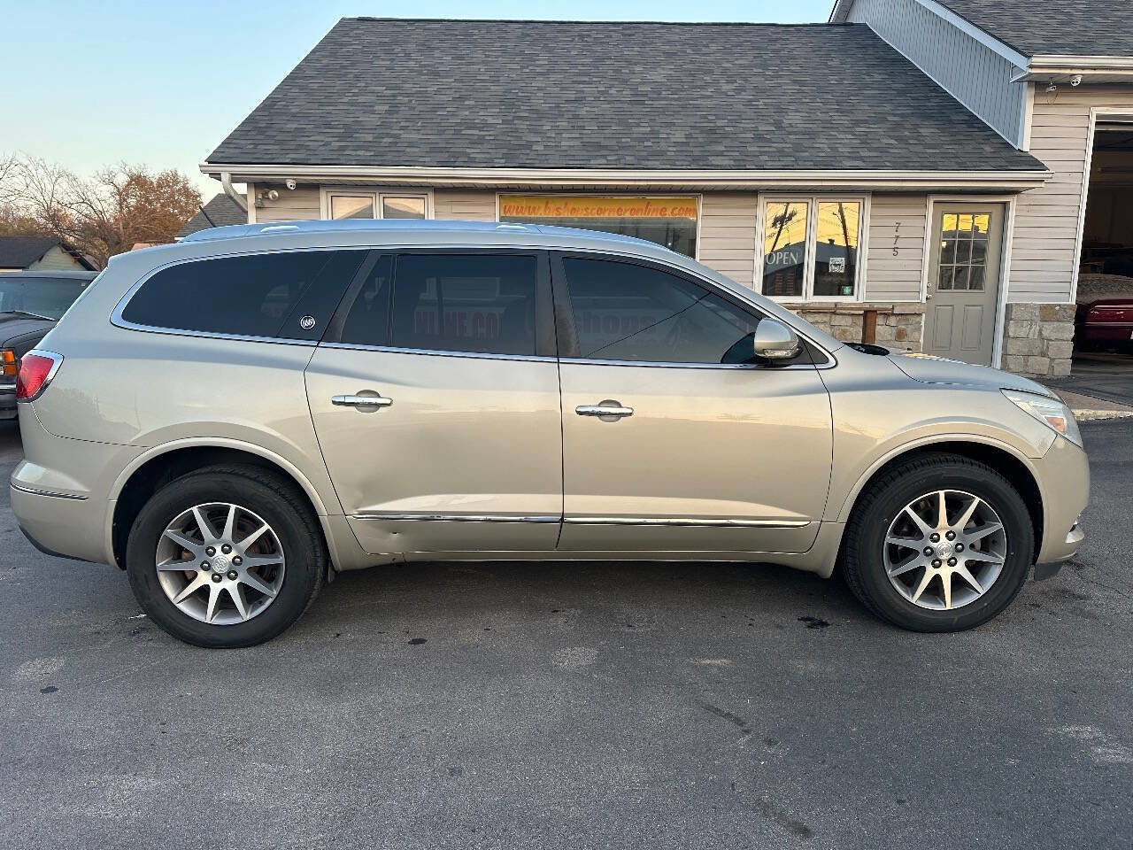 Used 2017 Buick Enclave Leather image 9