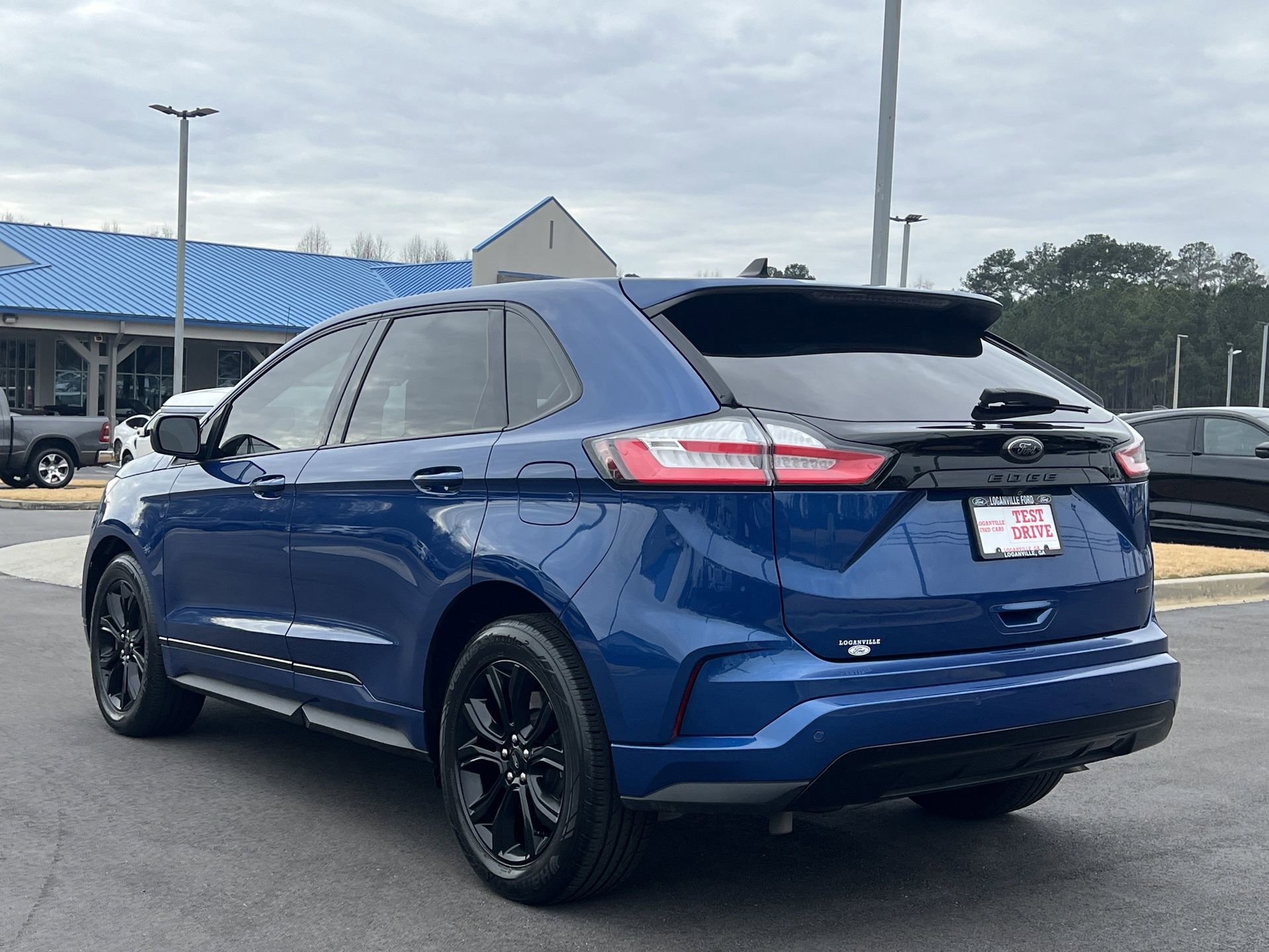 Certified 2023 Ford Edge SE w/ Black Appearance Package image 2