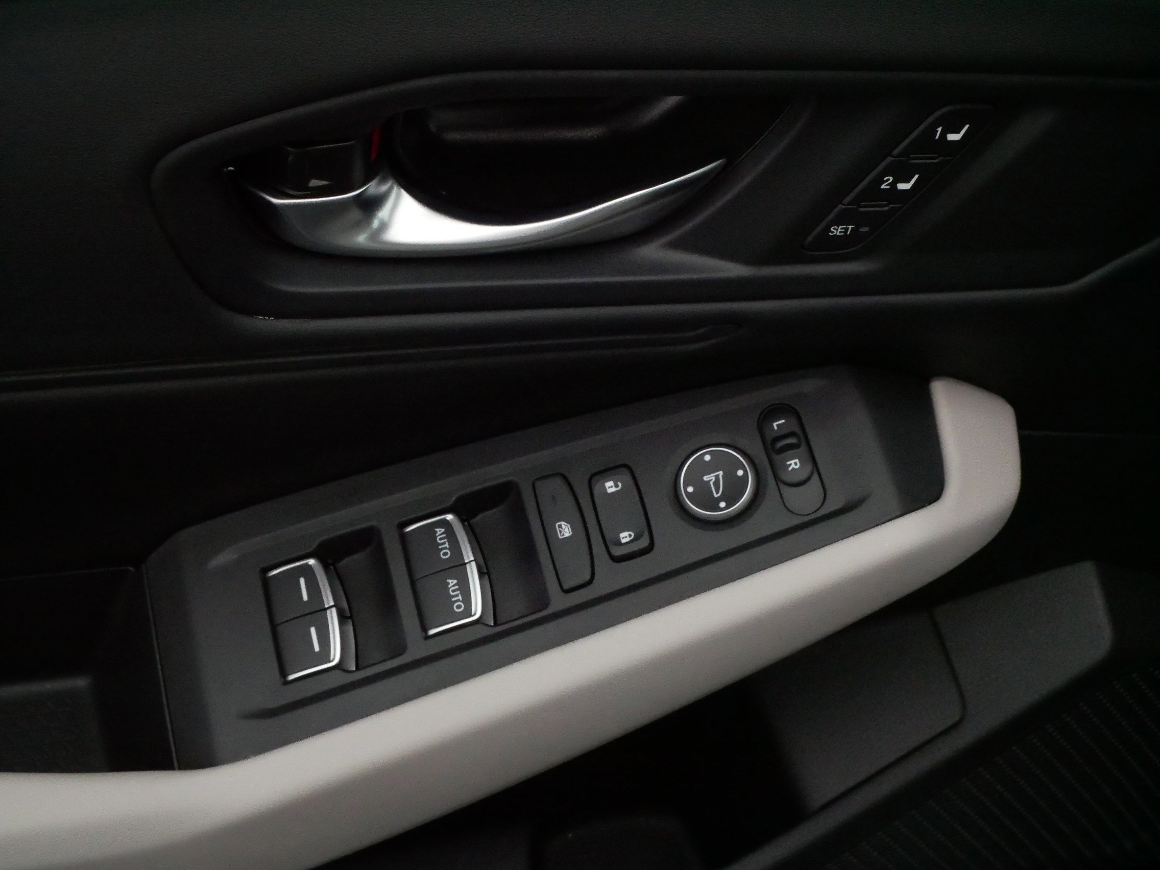 Certified 2025 Honda Accord EX-L image 19