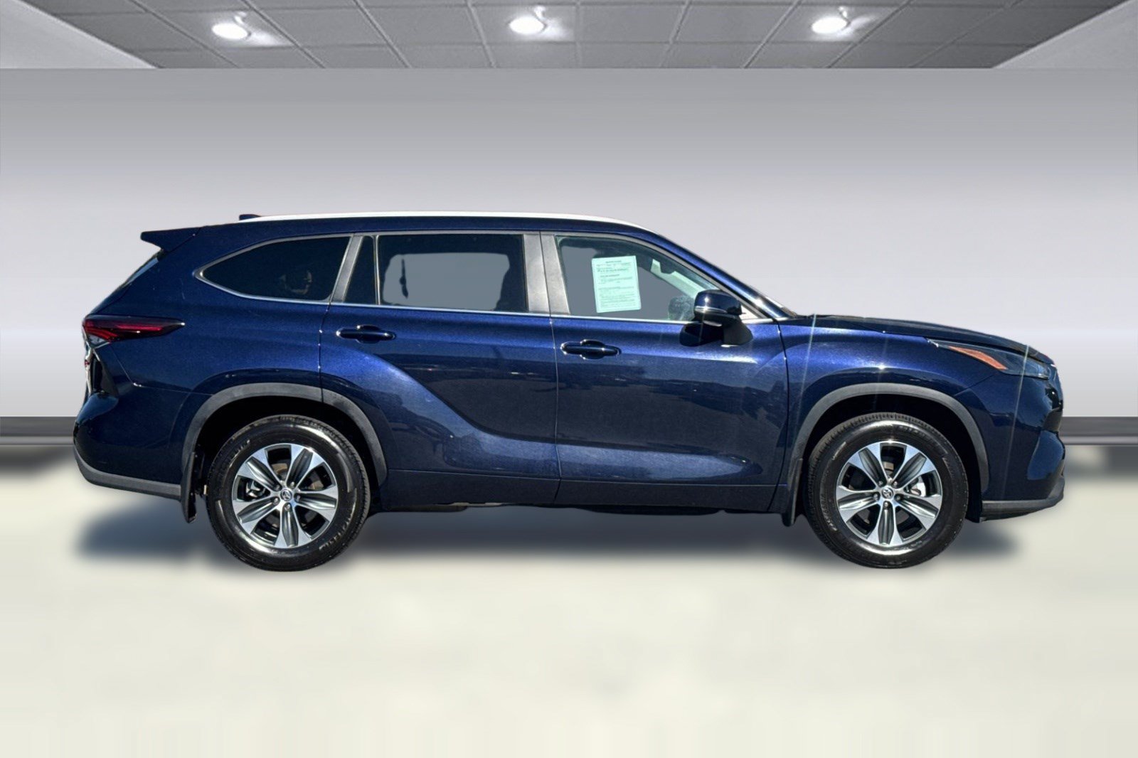 Used 2026 Toyota Highlander XLE AWD/4WD image 8