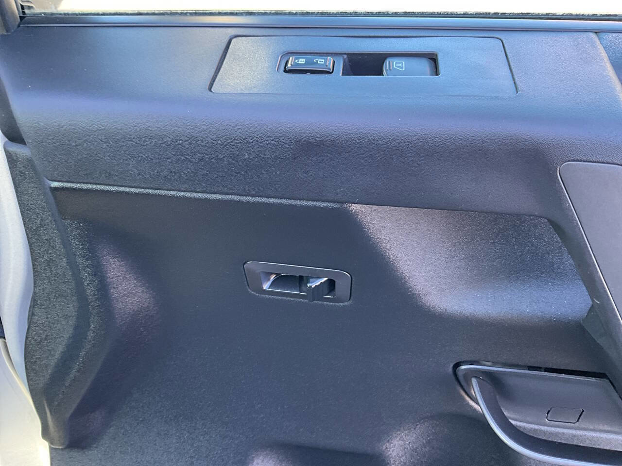 Used 2013 Nissan Titan SV w/ SV Premium Utility Pkg image 25