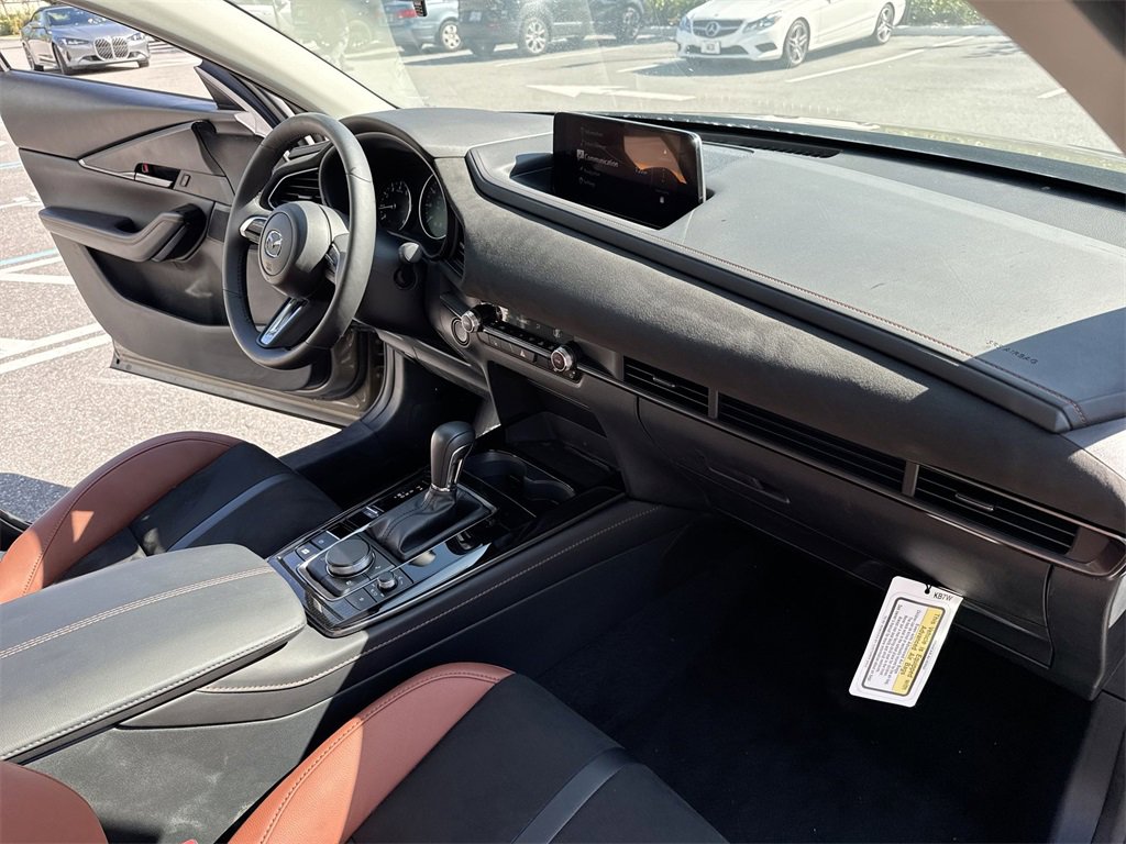 New 2024 MAZDA CX-30 Carbon image 33