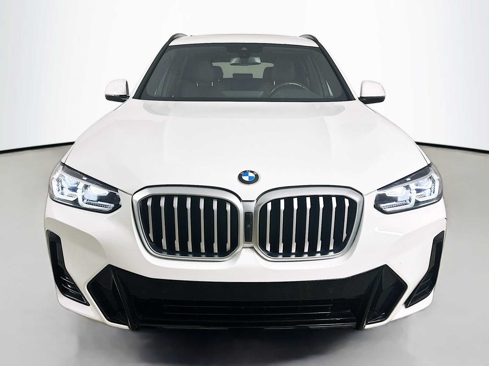 Used 2024 BMW X3 xDrive30i w/ Premium Package AWD/4WD image 2