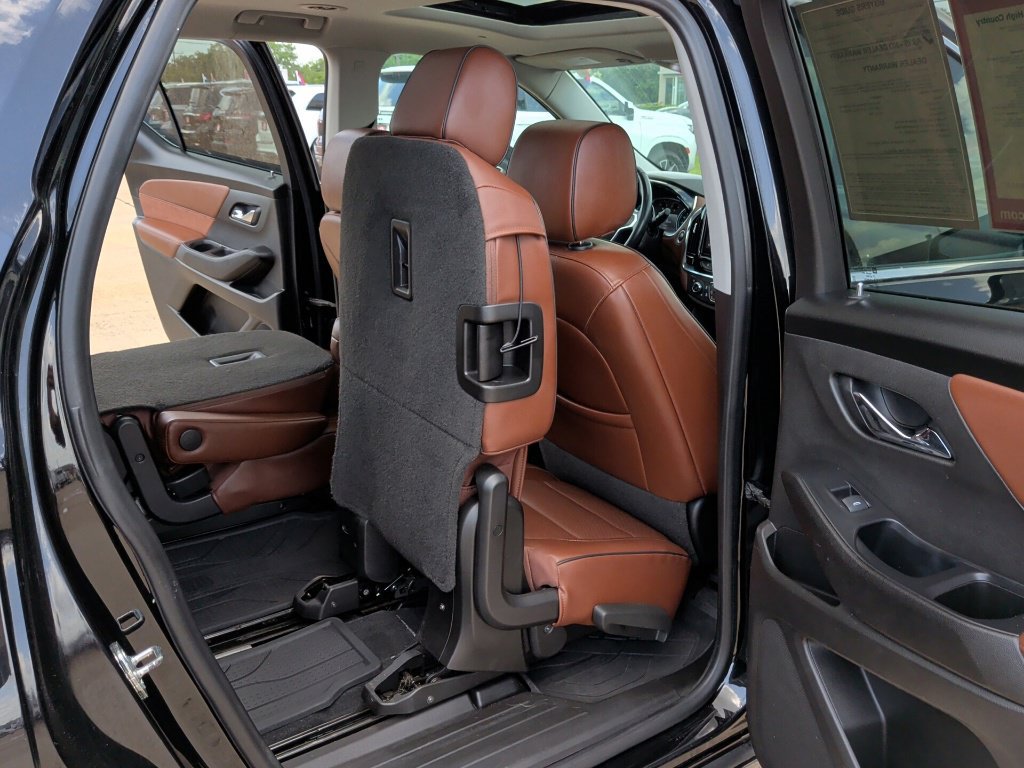 Used 2021 Chevrolet Traverse High Country w/ LPO, Floor Liner Package AWD/4WD image 40