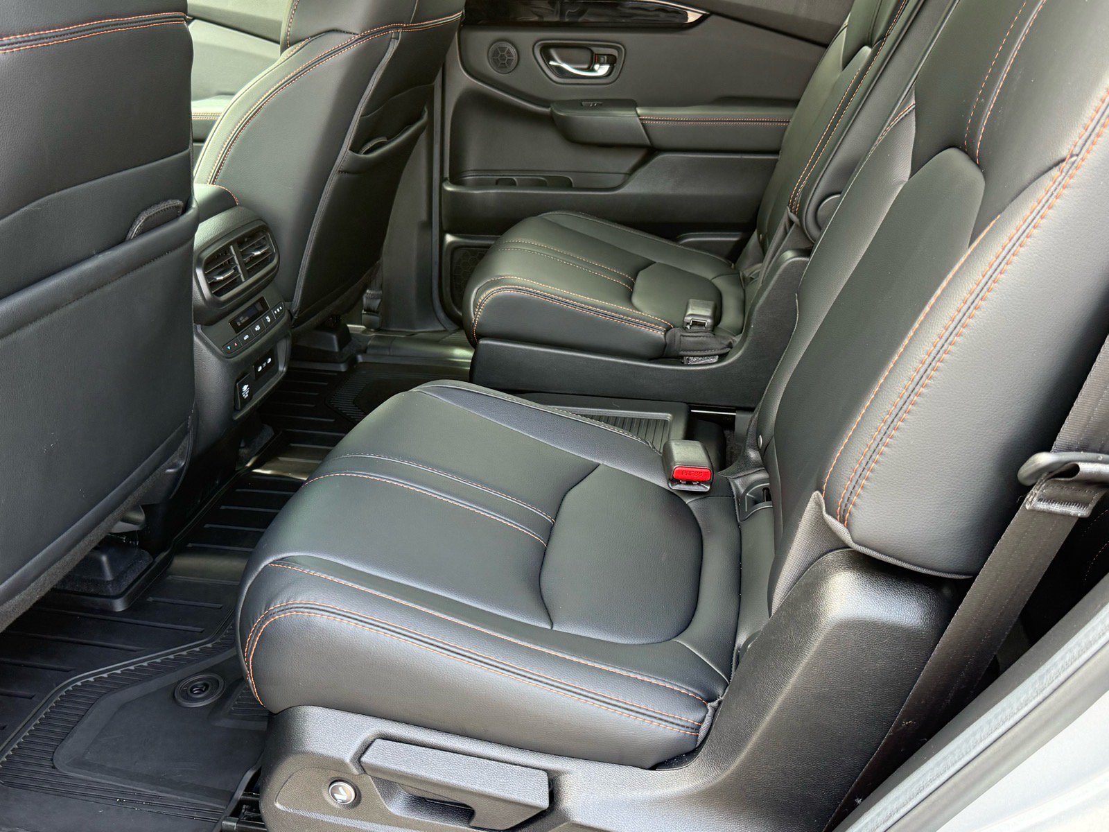 Certified 2025 Honda Pilot TrailSport image 14