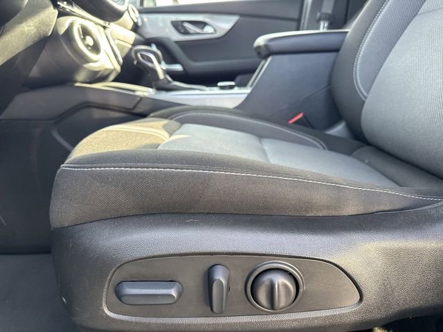 Used 2025 Chevrolet Blazer LT AWD/4WD image 12