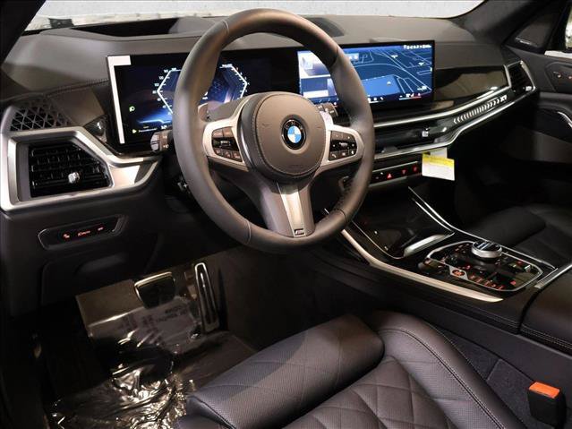 New 2027 BMW X7 xDrive40i w/ M Sport Package AWD/4WD image 3