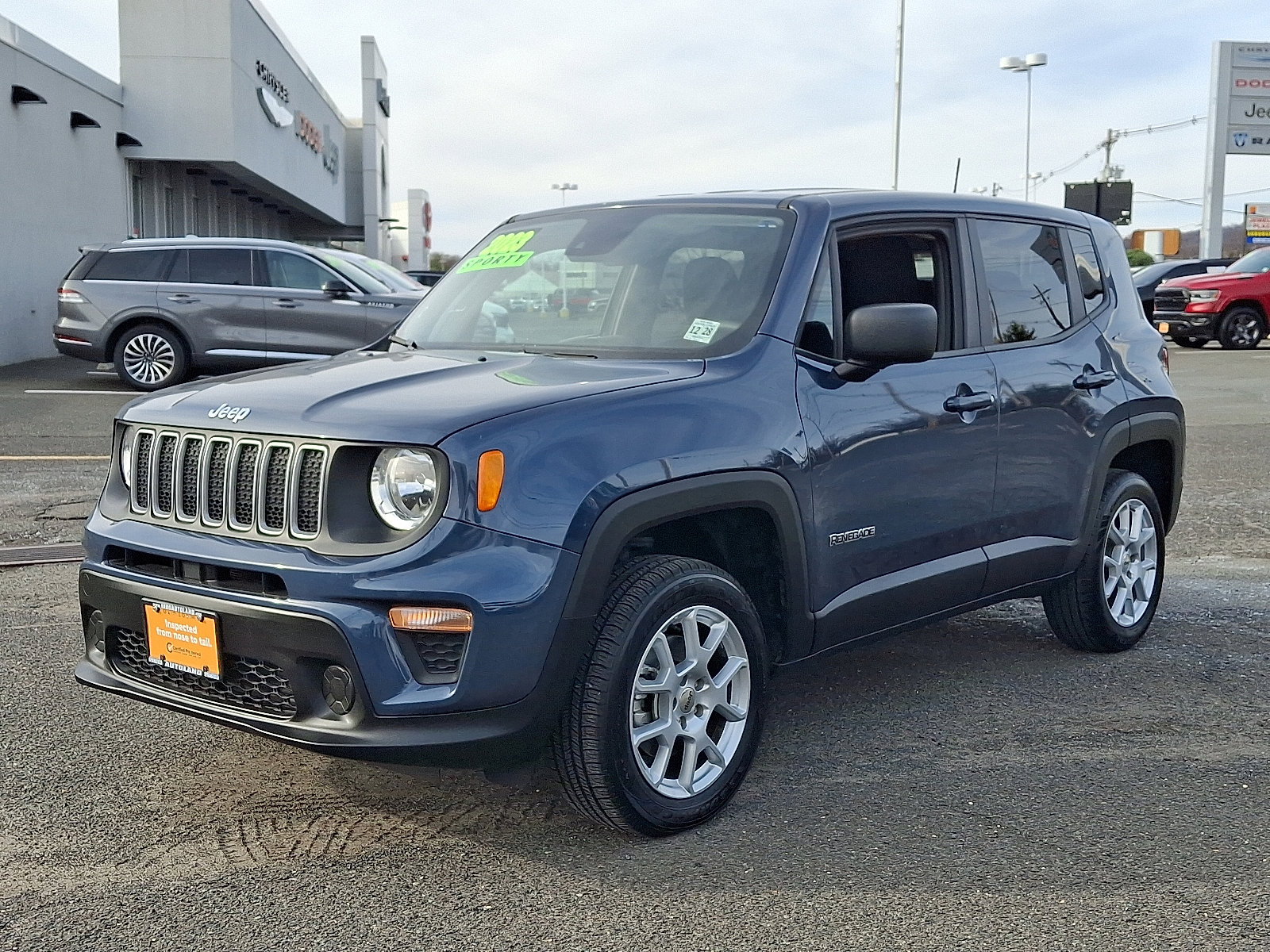 Used 2023 Jeep Renegade Latitude image 3