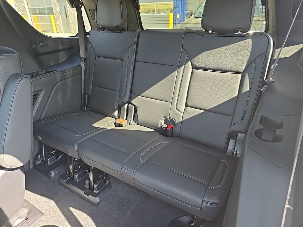Used 2025 GMC Yukon Denali w/ Denali Reserve Package AWD/4WD image 23