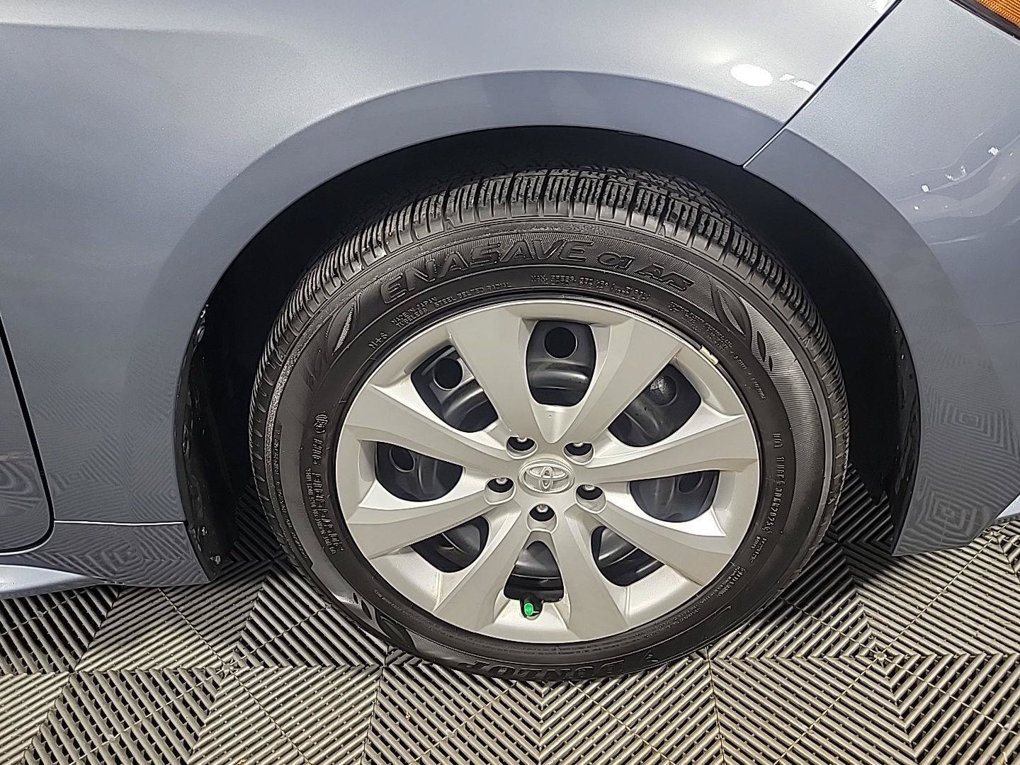 Used 2026 Toyota Corolla LE FWD image 3