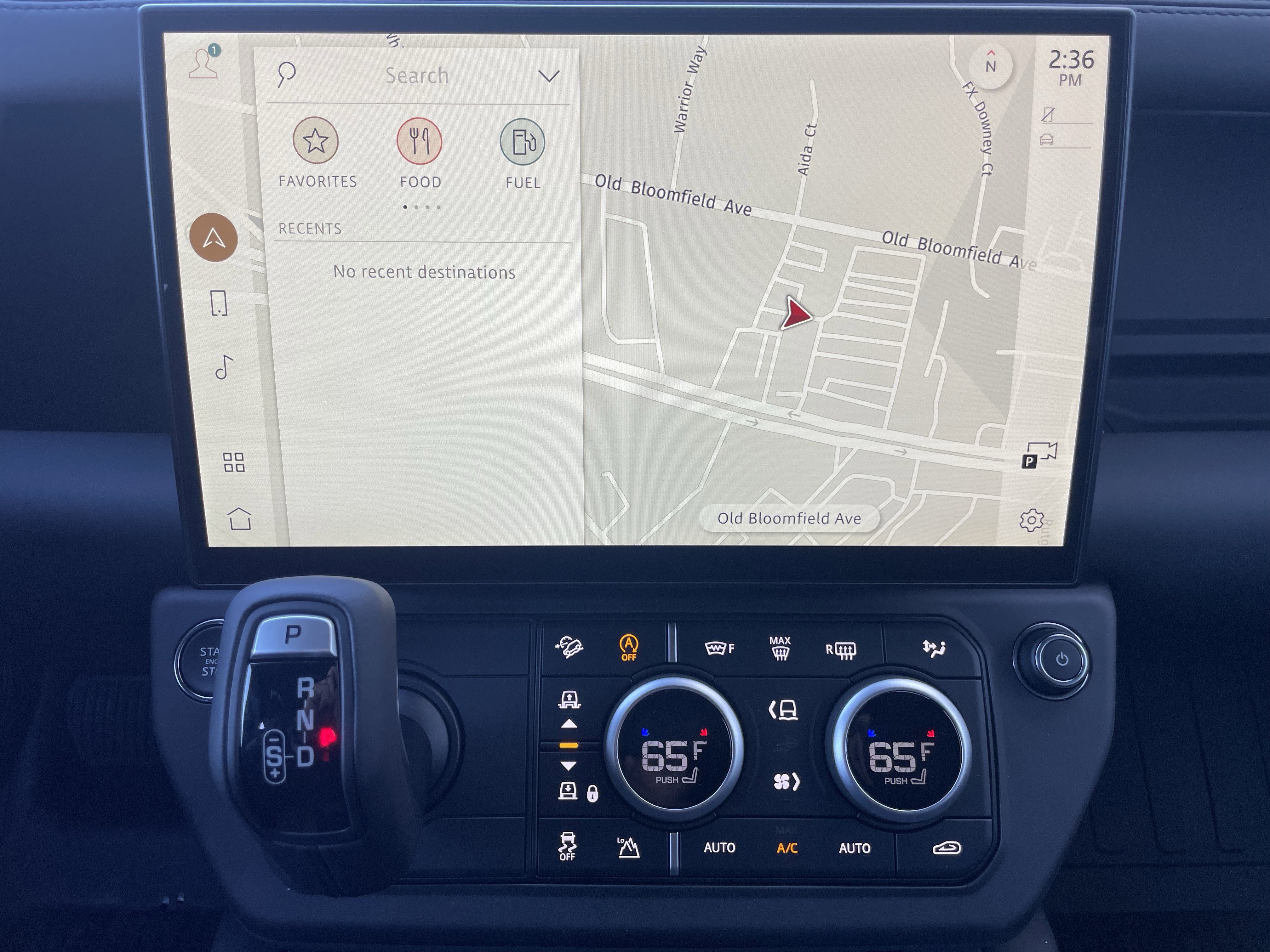 New 2026 Land Rover Defender 130 X-Dynamic SE image 27
