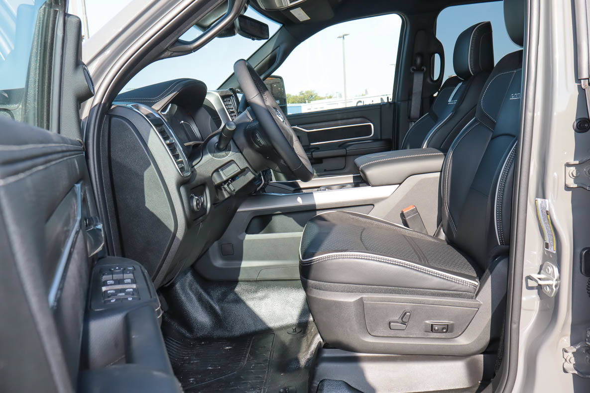 New 2027 RAM 3500 Big Horn AWD/4WD image 13