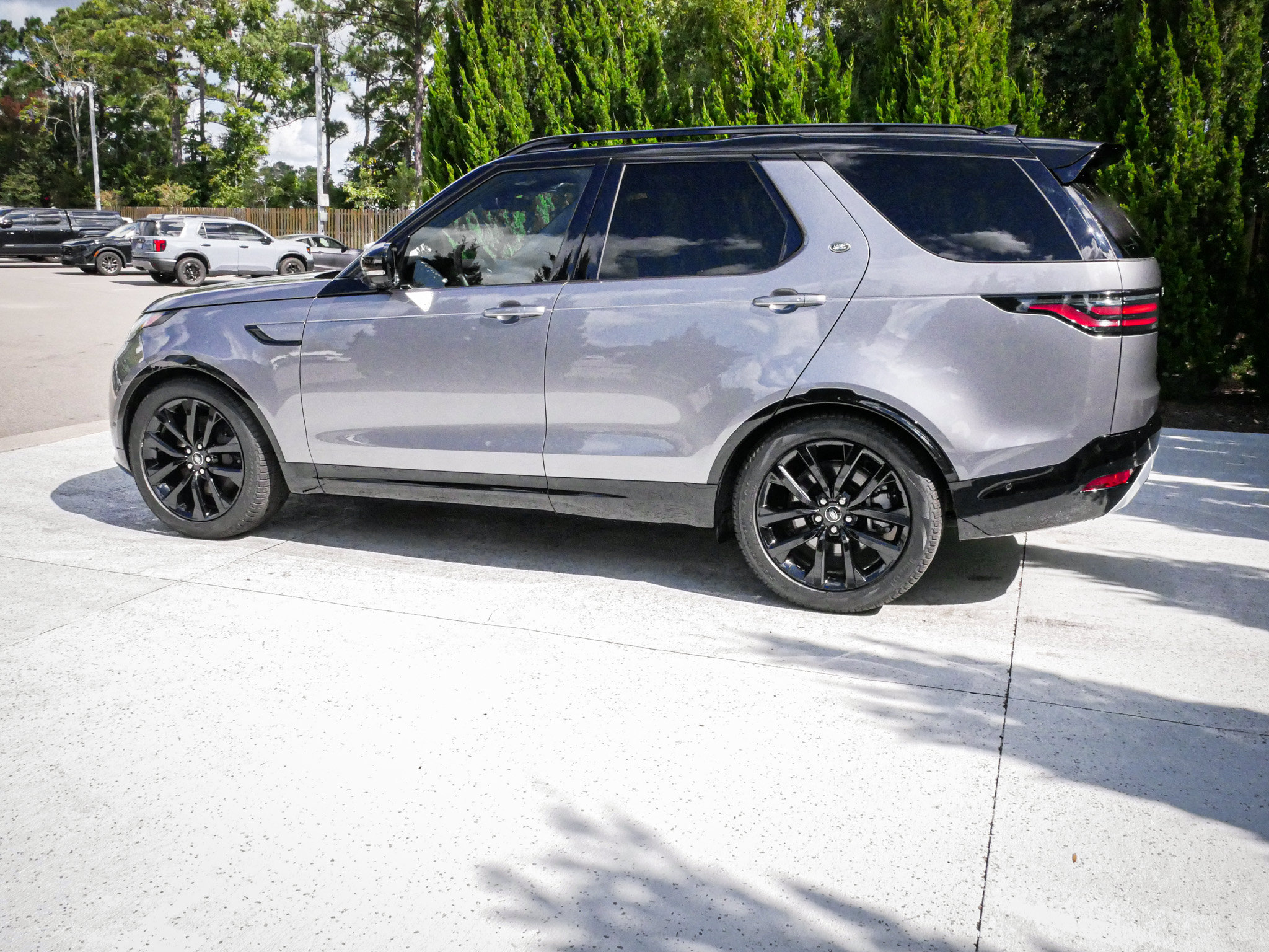 Used 2026 Land Rover Discovery Limited Edition AWD/4WD image 7