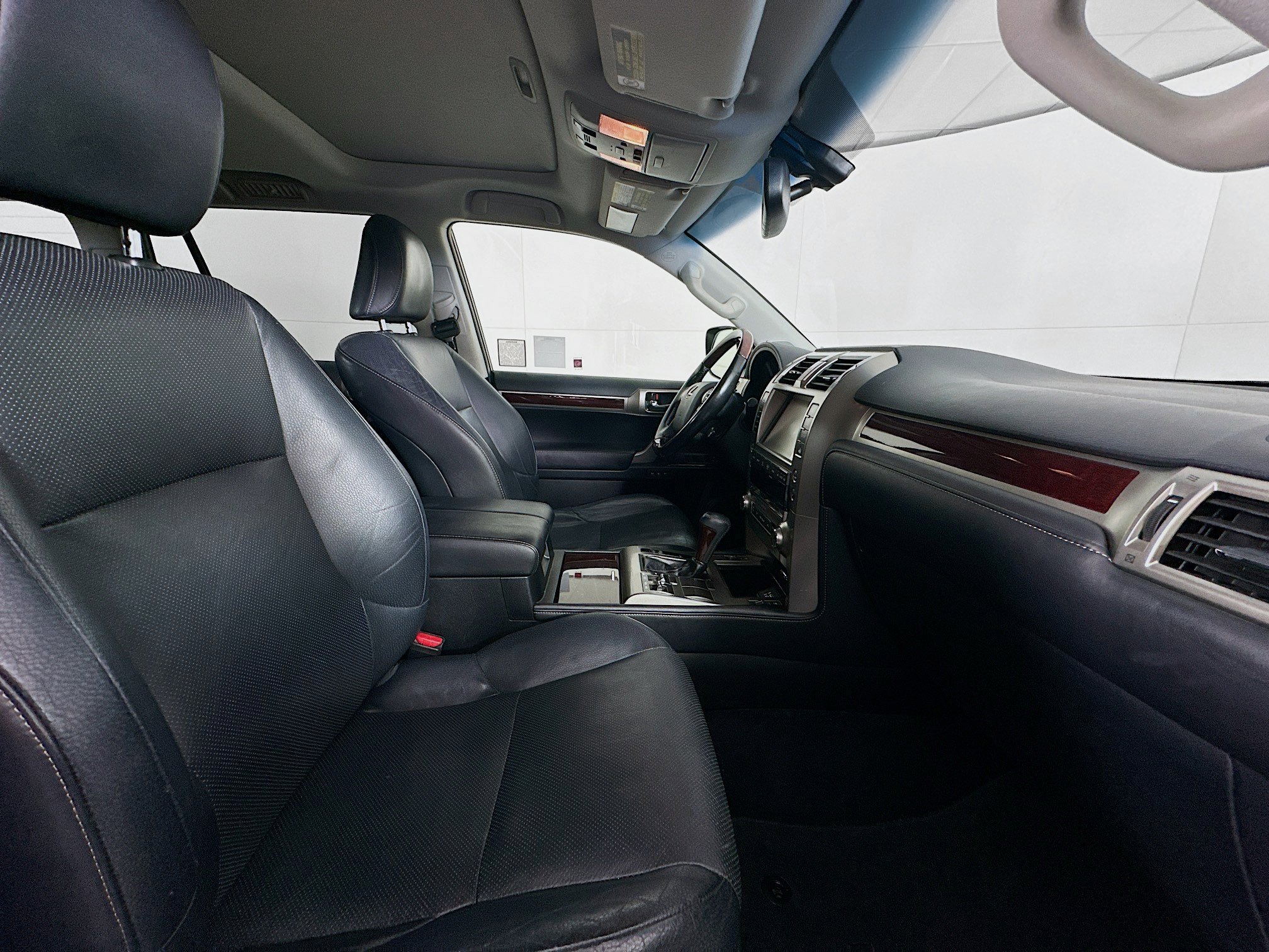 Used 2017 Lexus GX 460 Premium w/ Premium Package image 33