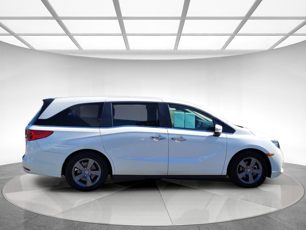 Certified 2024 Honda Odyssey EX image 2