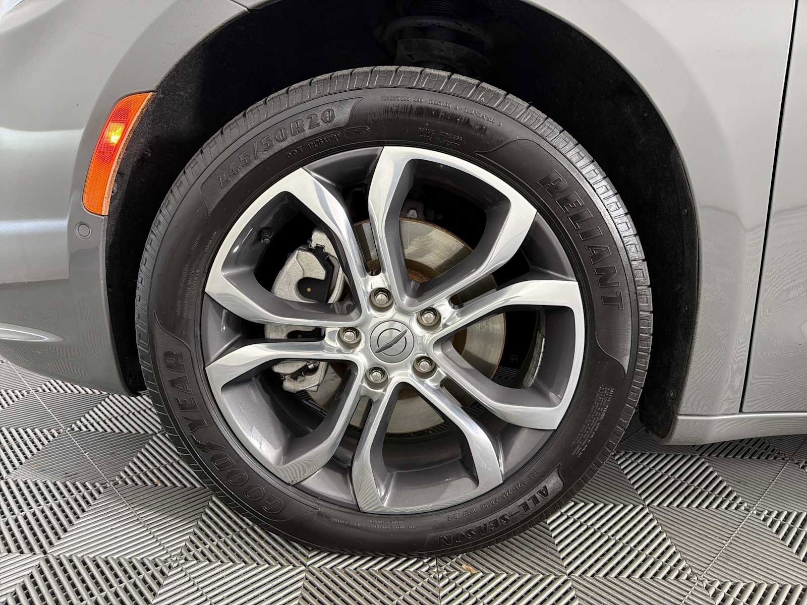 Used 2021 Chrysler Pacifica Pinnacle image 9