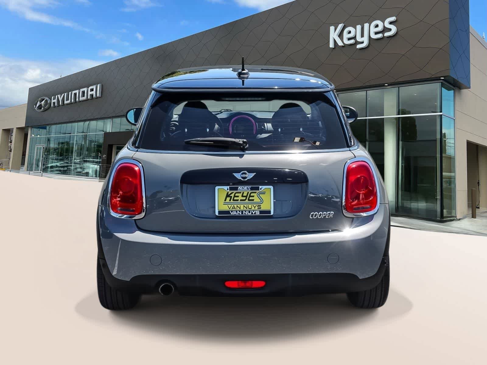 Used 2017 MINI Cooper 2-Door Hardtop FWD image 6