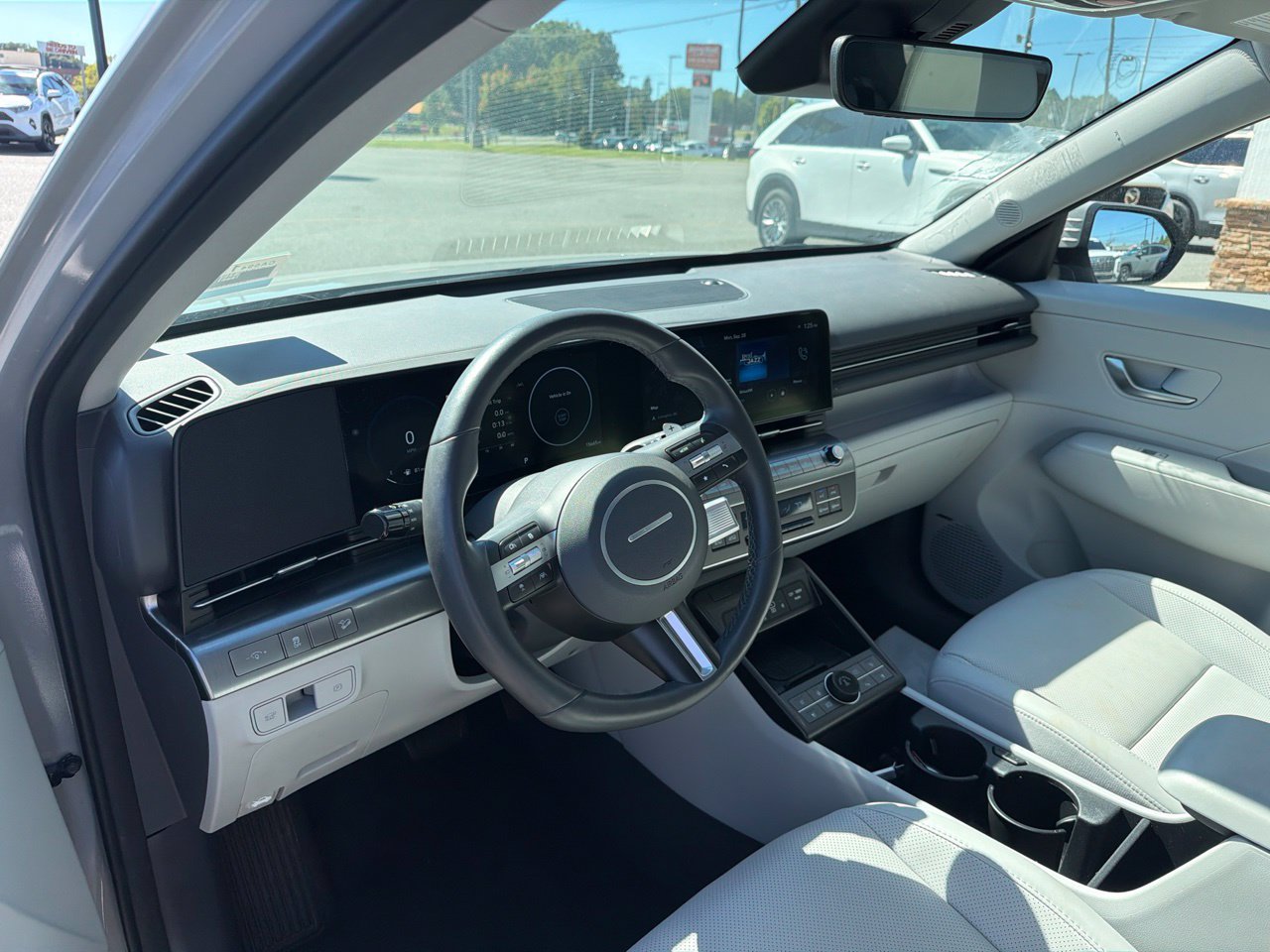 Used 2024 Hyundai Kona Limited AWD/4WD image 4