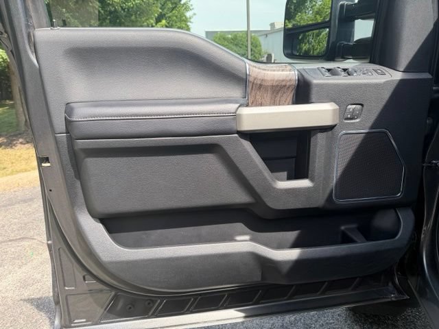 Used 2019 Ford F250 Lariat w/ Lariat Ultimate Package AWD/4WD image 12