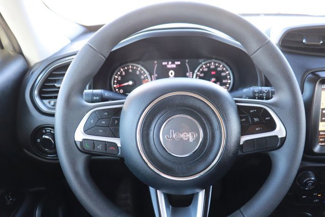 Used 2023 Jeep Renegade Latitude image 18