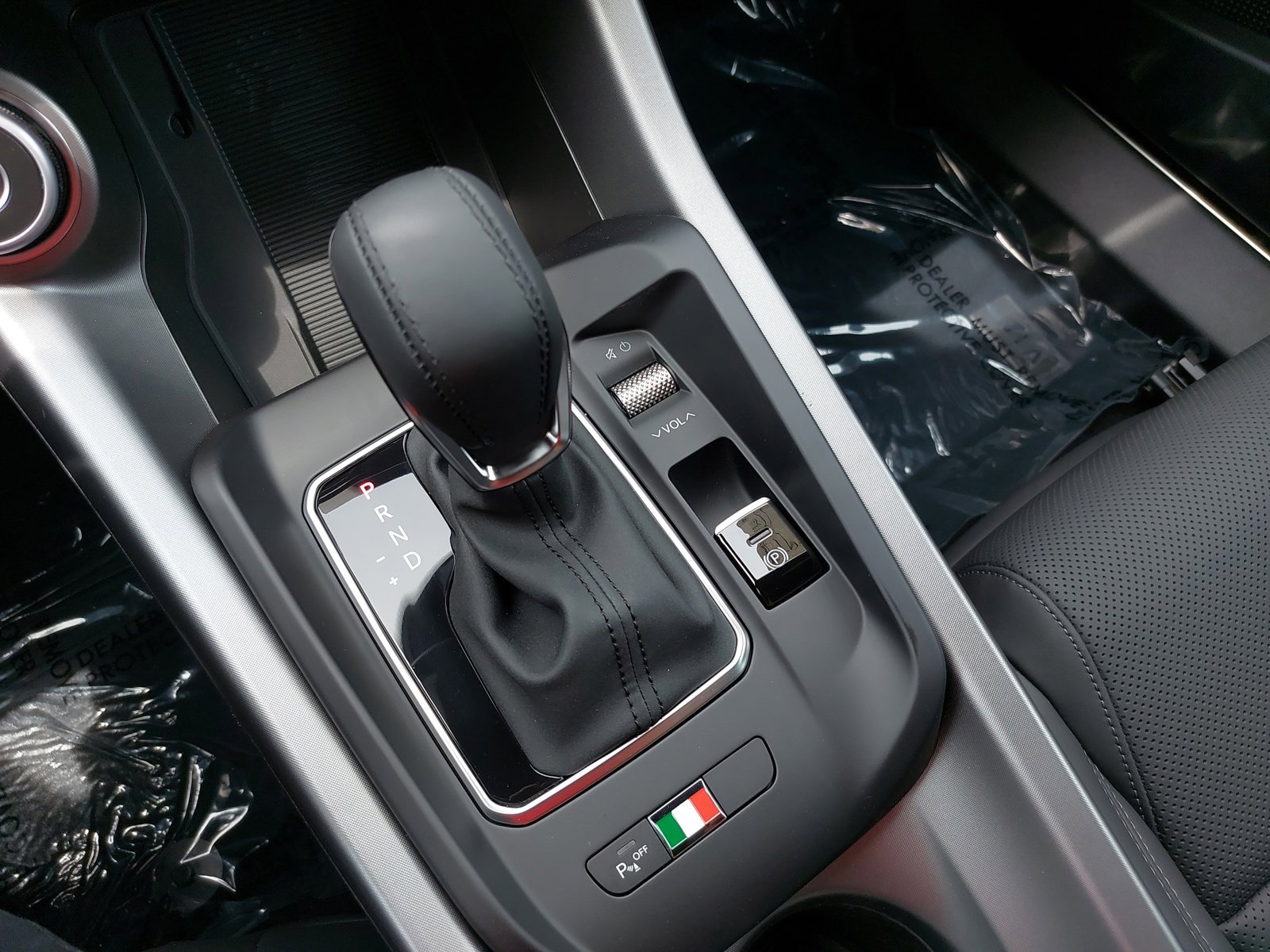 New 2025 Alfa Romeo Tonale w/ Premium Package image 26